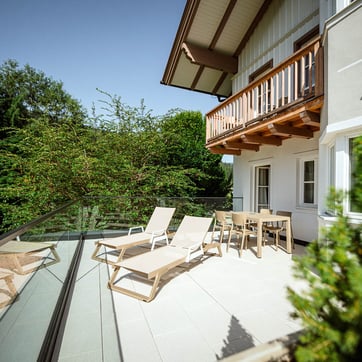 Crystls Aparthotel _CHF_Sommer_Terrasse_103033830